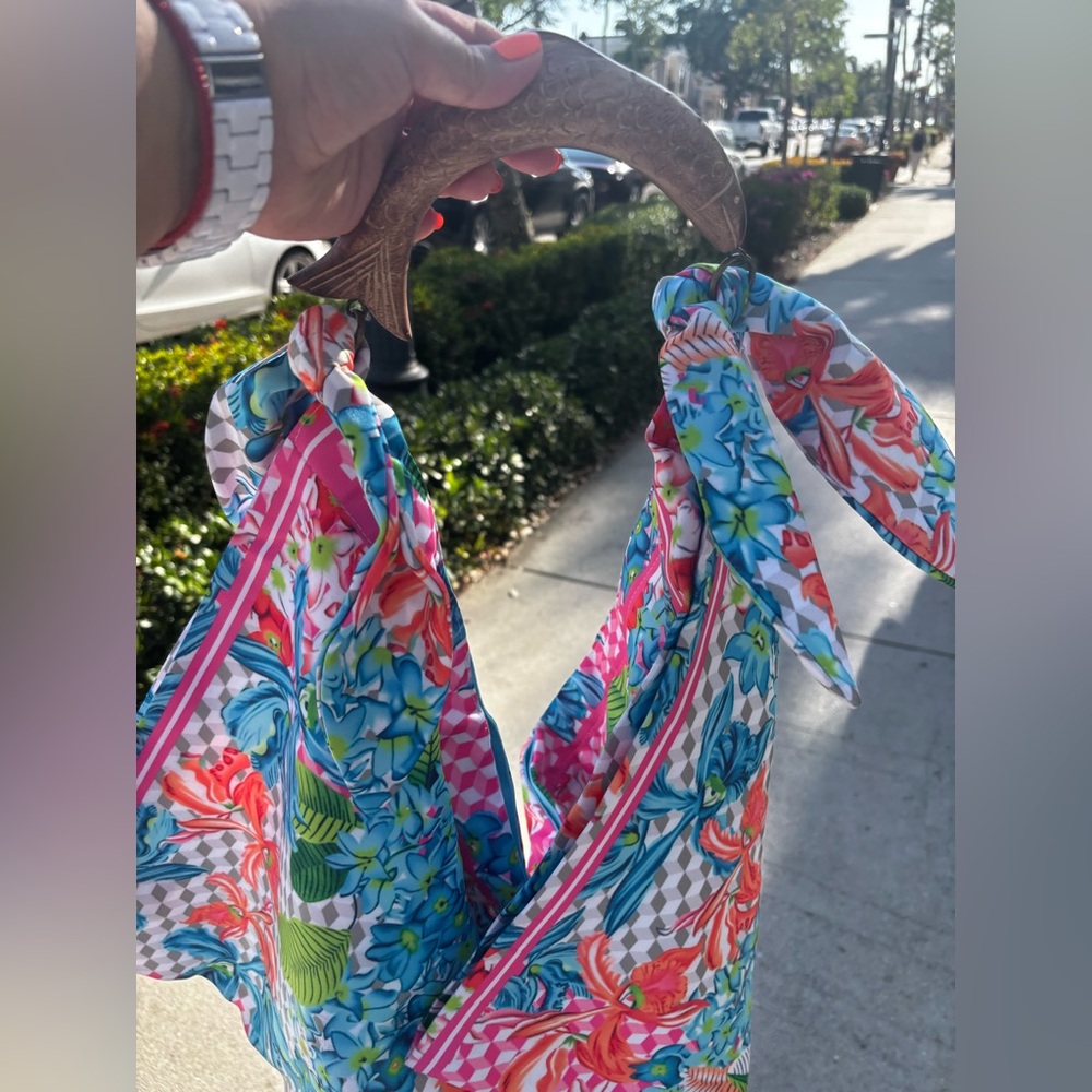 “Farm rio type” Floral Patterned scarf bag with Wooden Handles - Picture 2 of 3